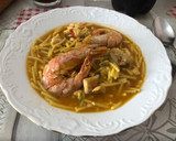 Foto del paso 10 de la receta: Pollo con fideos y gambones