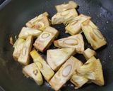 A picture of step 1 of Panash Matar Masala (Odia Style Curry/lunch).