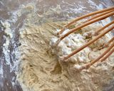 Foto del paso 2 de la receta Pastel de leche con manzana (en sartén)