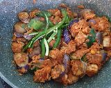 Foto langkah ke 4 dari resep Terong Ungu Tumis Rebon.