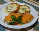Foto del paso 5 de la receta: Pechugas de pollo con crema de morrón y calabacín con queso