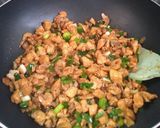 Foto langkah ke 8 dari resep Isian Ayam Jamur untuk Bacang.