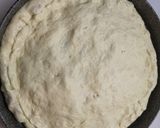 Foto del passaggio 6 della ricetta Focaccia gratinata ripiena, con bordo al prosciutto cotto