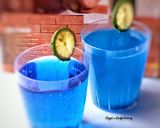 A picture of step 2 of Blue moon drink.