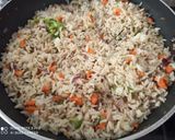 A picture of step 5 of Burnt garlic rice.