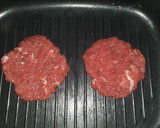 Foto langkah ke 1 dari resep Steak with vegetables and black paper sauce.