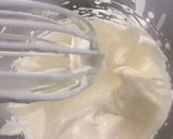 A picture of step 1 of Baileys Icecream.