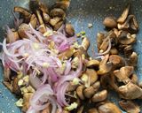 A picture of step 2 of Grilled Chicken Sizzler With Mushroom Sauce.