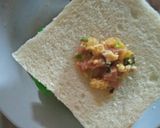 Foto langkah ke 6 dari resep Roti goreng simple isi sosis dan telur.