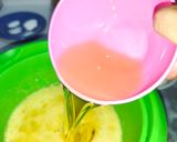 Foto langkah ke 4 dari resep Banana Cake, cemilan manis Keluarga.