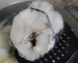 Foto del paso 1 de la receta: Merluza con ajada gallega