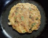 A picture of step 5 of Jowar masala roti.