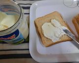 A picture of step 2 of Cream Cheese Sandwiches 🧀 😋.