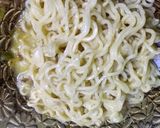 Foto langkah ke 3 dari resep Omelete mie.