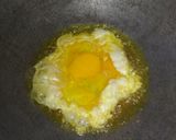 Foto langkah ke 6 dari resep Mie Goreng Kerang Ijo.