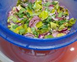 Foto del paso 4 de la receta: Tostadas de ceviche con papas 🥔 rústicas al ají picante 🌶