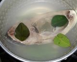 Foto langkah ke 1 dari resep Ikan Kuwe Kuah Asam Pedas Daun Kari.