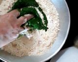 A picture of step 1 of Hariyali paratha.