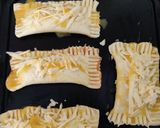 Foto langkah ke 3 dari resep Roti Sosis dengan Pastry Sheets.