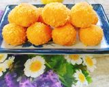 A picture of step 7 of Fried Sweet Potato Balls with Cheese.