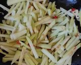 Foto langkah ke 3 dari resep Tumis Labu Siam Pedas.
