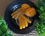 A picture of step 2 of Alphonso Mango Popsicles.