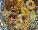 A picture of step 4 of Paprika Fried Calamari.