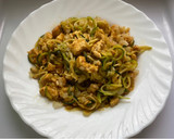 Foto del paso 5 de la receta: Espaguetis de calabacín con pollo y salsa de soja