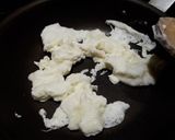 Foto del paso 3 de la receta: Claras de huevo a la mexicana 😋😋🤗