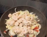 Foto del paso 2 de la receta Salteado de espinacas con Gambas