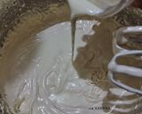 Foto langkah ke 5 dari resep Bolu Kukus Merah Putih.