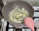 Foto langkah ke 2 dari resep 203. Tumis Wortel, Buncis dan Bawang Bombay.