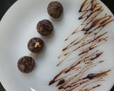 A picture of step 4 of Chocolate laddu.