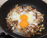 รูปขั้นตอนการทำที่ 4 ของ ปลาหมึกแห้งผัดไข่
