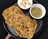 A picture of step 5 of Leek paratha.