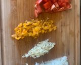 A picture of step 2 of Ají de Fideo.
