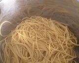 Foto del paso 4 de la receta: Los clásicos (para estudiantes sin tiempo) Pasta con atún y crema