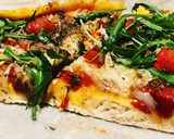 Foto del paso 4 de la receta: Pizza casera de rucula y anchoas