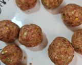 A picture of step 3 of Bread veggies ball.