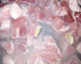 Foto del paso 1 de la receta: Puerco Con Nopales y Chile Rojo