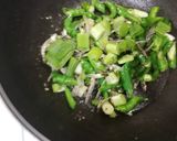 懦米椒炒小魚乾的食譜步驟3照片