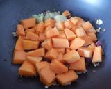 Foto del passaggio 2 della ricetta Tortiglioni Broccoli, zucca e spek