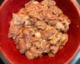 Foto langkah ke 2 dari resep Oseng Sapi Cabe Bawang.