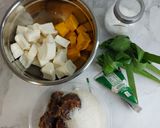 Foto langkah ke 1 dari resep Kolak Singkong Labu Kuning.