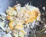 รูปขั้นตอนการทำที่ 3 ของ ข้าวผัดปู​ ทำกับข้าวไม่เก่งก็ทำอร่อย^^