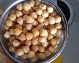 Foto del paso 2 de la receta: Garbanzos con tomate