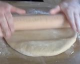 A picture of step 6 of Hot cross buns.