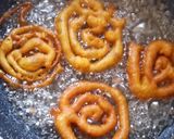 जिलेबी (jalebi recipe in marathi) रेसिपी स्टेप 3 फोटो