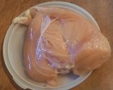 Foto del paso 1 de la receta: Pollo con salsa