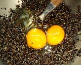 Foto del paso 2 de la receta: Tortilla de quinoa negra con papa y brócoli